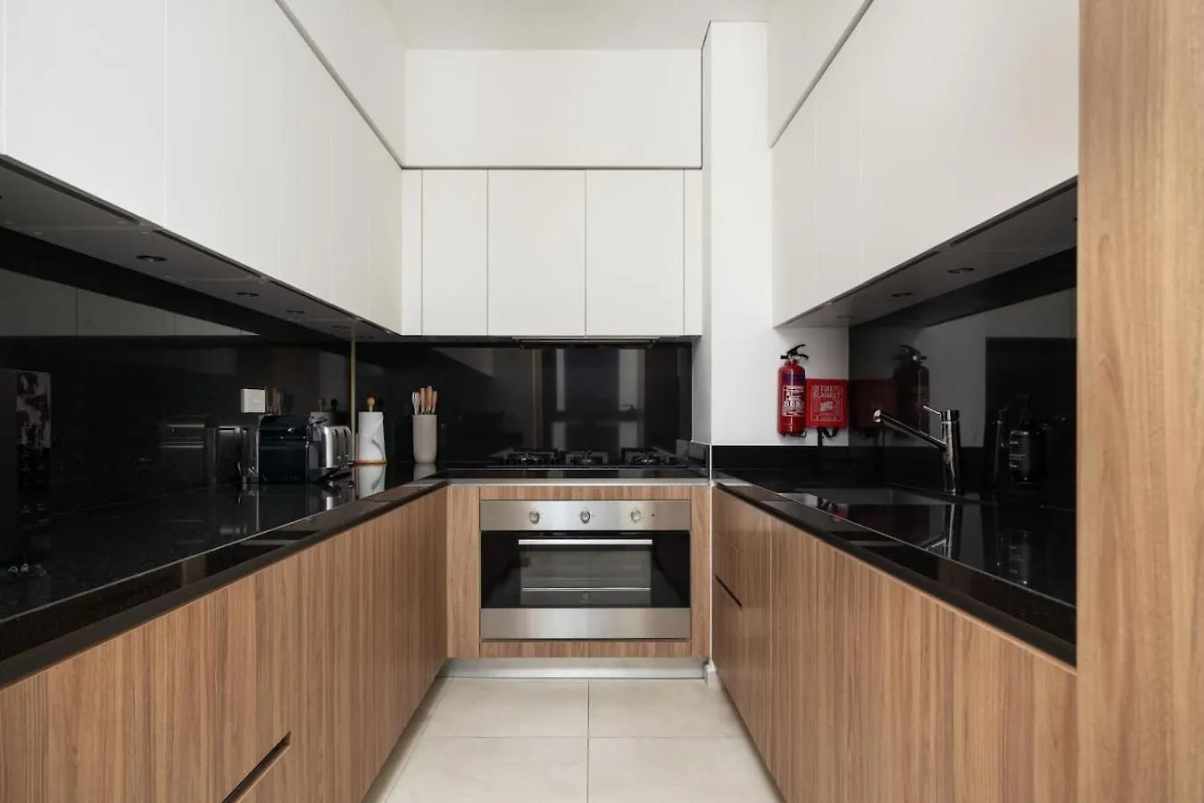 Seraya Residence 4 - 3Bdr - Including Amenities And Concierge Dubai 0*,  United Arab Emirates